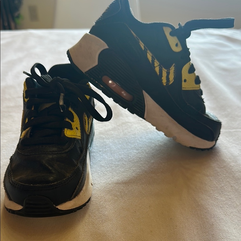 Boys Nike Black and Yellow Sneakers